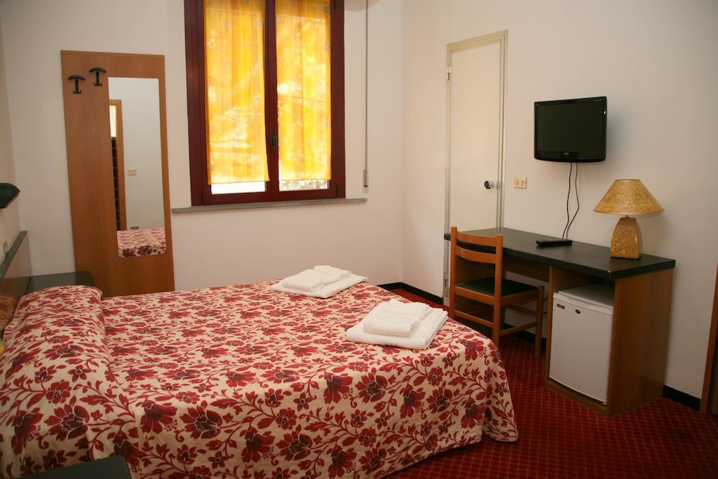 Niagara Hotel Rimini Exterior foto